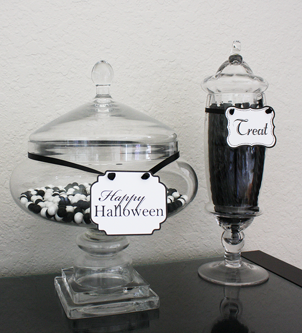 Free Printable Halloween Labels from @chicfetti