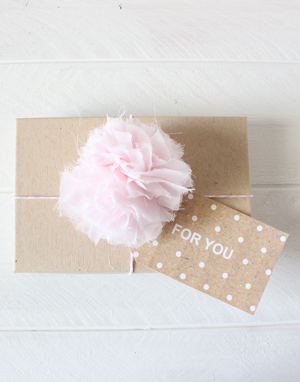 Free Printable Kraft Wedding Favor Tags from @chicfettiwed