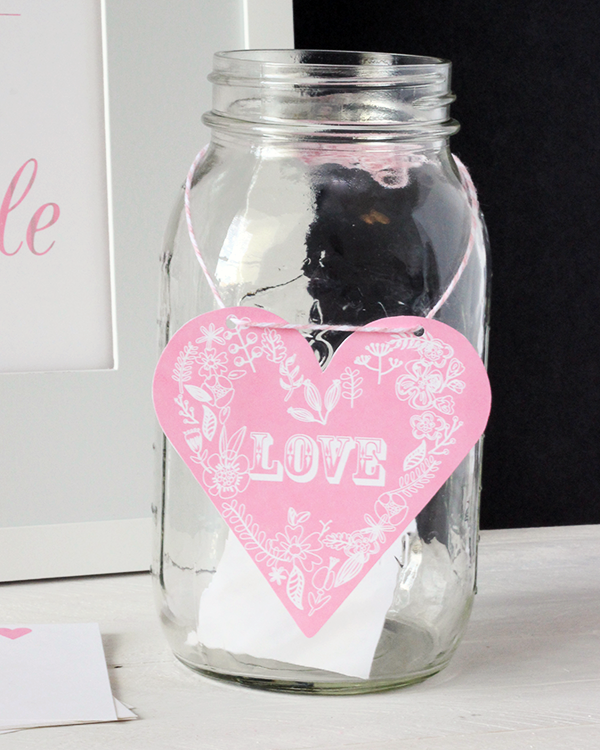 Free Printable Heart Flower Tags from @chicfettiwed
