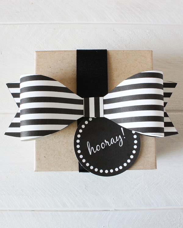 Free Printable Striped Bow from @chicfettiwed