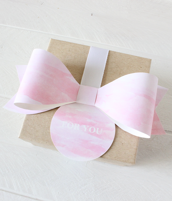 Free Printable Watercolor Gift Tags from @chicfettiwed